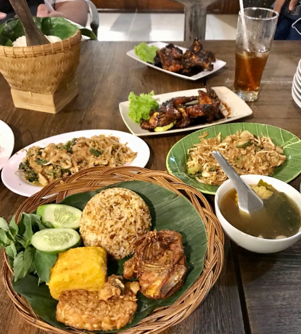 Lembur Kuring Bibet dadang kurniawan, 1. Cerita Rasa Nusantara, 2. Andakar Steak, 3. Warung Betawi H. Muhayar, 4. Ayam Goreng Suharti, 5. Warung Betawi H. Apen, 6. Lembur Kuring Bibet, 7. Kuri Kuri, 8. Pusat Jajan Kuliner Kampung Kandang, 9. Pondok Geulis, 10. RM. Ampera Sakato, 11. Nasi Kucing Ragunan, 12. Jambo Kupi, 13. Brown Fox Waffle &amp; Coffee, 14. Javatic Cafe &amp; Resto, 15. Roti Bakar 88 Ampera, 16. Sanur Kafe