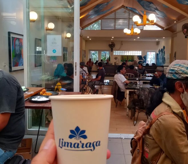 Limarasa Braga Ima Rochmawati, 1. Braga Permai, 2. Kopi Toko Djawa, 3. Limarasa Braga, 4. Ayam Goreng Sari Manis Suniaratu, 5. Winglok Hongkong Dimsum Braga, 6. Bandung Suki, 7. Bacang Panas Braga, 8. Restoe Boemi Braga, 9. Suis Butcher Braga, 10. Angkringan Teteh, 11. Noi Nan Pat Chawadee, 12. Bakmi Telur Bebek Sen Sen