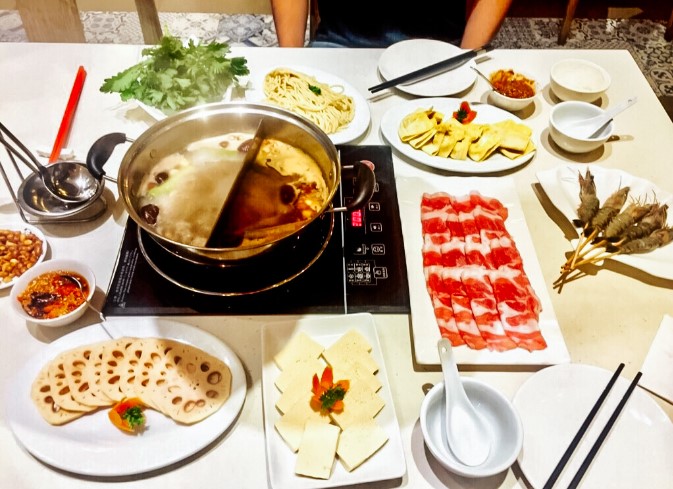 Little Sheep Hot Pot Gajah Mada Catherine ing, 1. Shabu Hachi Gatot Subroto, 2. Shaburi Kota Kasablanka, 3. Chong Qing Hot Pot Senopati, 4. Little Sheep Hot Pot Gajah Mada, 5. Haidilao Hot Pot, 6. Dragon Hot Pot, West Mall Grand Indonesia, 7. Shiga BBQ Hotpot, 8. Beauty Hotpot Restaurant, 9. Gyu-Ya Hotpot & BBQ, 10. Hot pot Garden, 11. Social Pot, 12. Khubilai Khan Kebon Jeruk