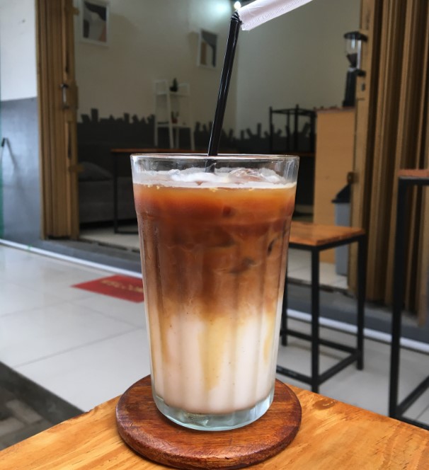 Little Talk Kopi Achmad Donny, 1. Kedai Kopi Malabar Indonesia, 2. Malabar Mountain Coffee, 3. Buana Life Cafe Resto &amp; Glamping, 4. Anaking Coffee, 5. Kawitan Coffee &amp; Eatery, 6. Coffee House Gunung Tilu, 7. Nagoya Coffee, 8. Kedai Ngopi Hira, 9. Coffee 4 Wheels, 10. Kebun Kopi Luwak, 11. Kedai Koffie Nyalse, 12. Nongki Cafe Pangalengan, 13. CASA Local Coffee &amp; Vape Store, 14. Pujasera Dammah, 15. Little Talk Kopi, 16. Double D