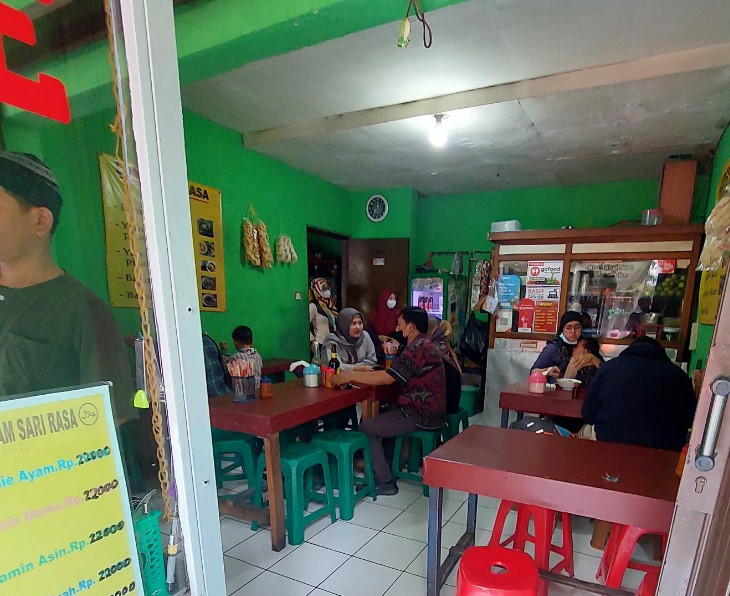 Lomie Ayam Sarirasa ali miftahuddin, 1. Lomie Lombok, 2. Lomie 61, 3. Lomie Imam Bonjol, 4. Lomie Mekar Laksana, 5. Lomie Ciliwung, 6. Lomie Ayam Sarirasa, 7. Lomie Lodaya, 8. Lomie Lian Hoa, 9. Lomie Mas Ikin Palasari, 10. Lomie 88, 11. Lomie Bakmie Mas Toni, 12. Bakmie Dan Lomie Qurnia Alief, 13. Lomie Mas Oshin