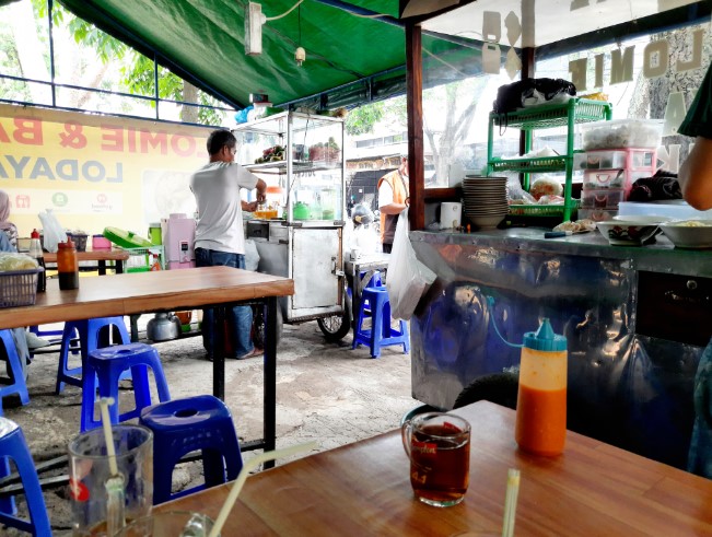 Lomie Lodaya Gunawan, 1. Lomie Lombok, 2. Lomie 61, 3. Lomie Imam Bonjol, 4. Lomie Mekar Laksana, 5. Lomie Ciliwung, 6. Lomie Ayam Sarirasa, 7. Lomie Lodaya, 8. Lomie Lian Hoa, 9. Lomie Mas Ikin Palasari, 10. Lomie 88, 11. Lomie Bakmie Mas Toni, 12. Bakmie Dan Lomie Qurnia Alief, 13. Lomie Mas Oshin