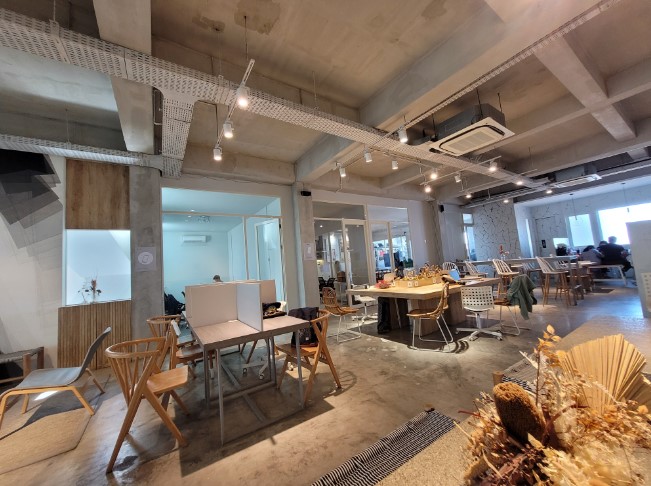 Milieu Space Herry Limantoro, 1. Koridor Coworking Space, 2. VISMA | Coffee, Art & Co – Working Space, 3. Urban Office, 4. Milieu Space, 5. Nugaspace, 6. NutriHub Surabaya (New Location), 7. C2O Library & Collabtive, 8. GoWork MNC Tower Surabaya – Coworking and Office Space, 9. Revio Space : Sewa Kantor, Rental Office & Meeting, 10. IdeaHub Coworking Space, 11. TIFAhub Coworking Space, 12. PACO Coworking Space, 13. Zimo Office Building, 14. MyCo Coworking Space and Cafe, 15. GeldSpace Coworking Surabaya, 16. SUB Co Spazio, 17. eos (Entrepreneur Office Solutions) Sewa Kantor Surabaya, 18. HUB coworking space
