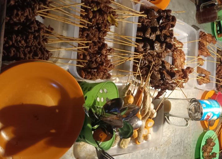 Nasi Kucing Ragunan Usamah, 1. Cerita Rasa Nusantara, 2. Andakar Steak, 3. Warung Betawi H. Muhayar, 4. Ayam Goreng Suharti, 5. Warung Betawi H. Apen, 6. Lembur Kuring Bibet, 7. Kuri Kuri, 8. Pusat Jajan Kuliner Kampung Kandang, 9. Pondok Geulis, 10. RM. Ampera Sakato, 11. Nasi Kucing Ragunan, 12. Jambo Kupi, 13. Brown Fox Waffle &amp; Coffee, 14. Javatic Cafe &amp; Resto, 15. Roti Bakar 88 Ampera, 16. Sanur Kafe