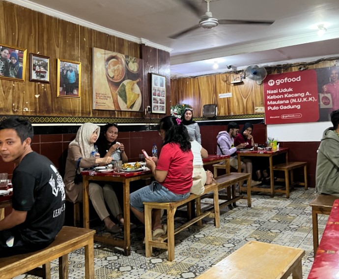 Nasi Uduk Kebon Kacang A. Maulana Khalisya Anjani, 1. Nasi Uduk dan Ayam Goreng Mat Lengket, 2. Kedai Zainal Fanani 1967 Kebon Kacang, 3. Nasi Uduk Kebon Kacang Hj. Ellya, 4. Nasi Uduk Ibu Sum, 5. Nasi Uduk Kebon Kacang A. Maulana, 6. Nasi Uduk Kebon Kacang Puas Hati ibu Tati, 7. NASI UDUK IBU JUM KELAPA GADING, 8. Nasi Uduk OK, 9. Nasi Uduk Ayam Goreng Kampung Melayu, 10. Nasi Uduk Gondangdia, 11. Ayam Goreng Buni (Mangga Besar 1), 12. Nasi Uduk Ibu Haji, 13. Nasi Uduk Bu Amah, 14. Nasi Uduk Kebon Kacang Ibu Ida