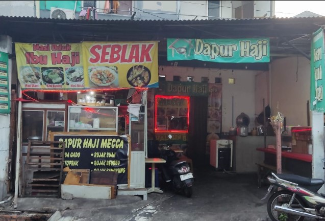 Nasi Uduk Ibu Haji, 1. Nasi Uduk dan Ayam Goreng Mat Lengket, 2. Kedai Zainal Fanani 1967 Kebon Kacang, 3. Nasi Uduk Kebon Kacang Hj. Ellya, 4. Nasi Uduk Ibu Sum, 5. Nasi Uduk Kebon Kacang A. Maulana, 6. Nasi Uduk Kebon Kacang Puas Hati ibu Tati, 7. NASI UDUK IBU JUM KELAPA GADING, 8. Nasi Uduk OK, 9. Nasi Uduk Ayam Goreng Kampung Melayu, 10. Nasi Uduk Gondangdia, 11. Ayam Goreng Buni (Mangga Besar 1), 12. Nasi Uduk Ibu Haji, 13. Nasi Uduk Bu Amah, 14. Nasi Uduk Kebon Kacang Ibu Ida