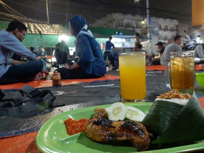 Nasi Uduk OK Triyono, 1. Nasi Uduk dan Ayam Goreng Mat Lengket, 2. Kedai Zainal Fanani 1967 Kebon Kacang, 3. Nasi Uduk Kebon Kacang Hj. Ellya, 4. Nasi Uduk Ibu Sum, 5. Nasi Uduk Kebon Kacang A. Maulana, 6. Nasi Uduk Kebon Kacang Puas Hati ibu Tati, 7. NASI UDUK IBU JUM KELAPA GADING, 8. Nasi Uduk OK, 9. Nasi Uduk Ayam Goreng Kampung Melayu, 10. Nasi Uduk Gondangdia, 11. Ayam Goreng Buni (Mangga Besar 1), 12. Nasi Uduk Ibu Haji, 13. Nasi Uduk Bu Amah, 14. Nasi Uduk Kebon Kacang Ibu Ida