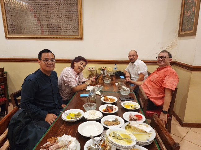 Natrabu Samuel Siahaan, 1. Kopi Oey, 2. Sabang 16 Kopi &amp; Srikaya, 3. Natrabu, 4. The Atjeh Connection Neo Sabang, 5. Nasi Gandul khas Pati, 6. Warung Soto Ceker &amp; Ranjau Pak Gendut, 7. Soto Kudus Ayam Kampung Kembang Joyo, 8. Romansa, 9. Soto Banjar Bang Suhai, 10. Rumah Makan Padang Sabang Jaya, 11. Warteg Ibu Sopi, 12. Warteg Ibu Wati