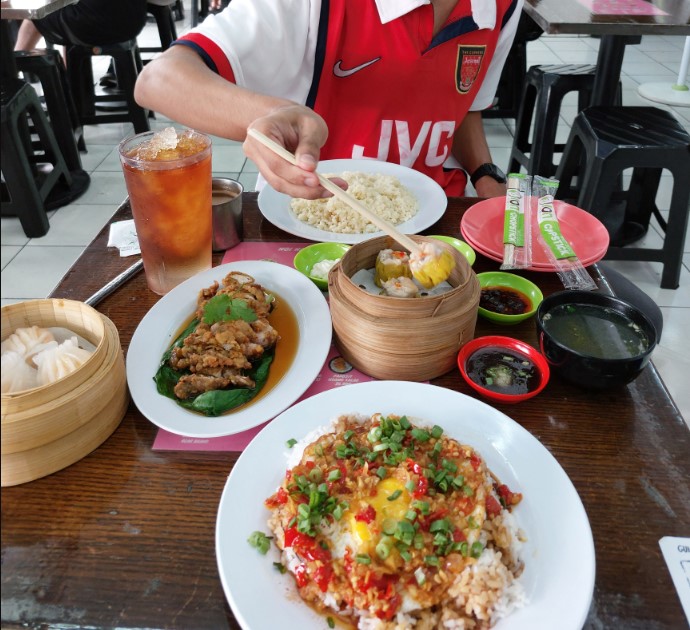 Noi Nan Pat Chawadee Kak Ihsan Robbani, 1. Braga Permai, 2. Kopi Toko Djawa, 3. Limarasa Braga, 4. Ayam Goreng Sari Manis Suniaratu, 5. Winglok Hongkong Dimsum Braga, 6. Bandung Suki, 7. Bacang Panas Braga, 8. Restoe Boemi Braga, 9. Suis Butcher Braga, 10. Angkringan Teteh, 11. Noi Nan Pat Chawadee, 12. Bakmi Telur Bebek Sen Sen