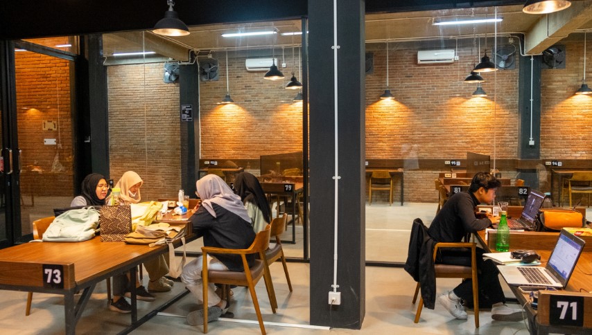 Nugaspace Fikri Yaddien, 1. Koridor Coworking Space, 2. VISMA | Coffee, Art & Co – Working Space, 3. Urban Office, 4. Milieu Space, 5. Nugaspace, 6. NutriHub Surabaya (New Location), 7. C2O Library & Collabtive, 8. GoWork MNC Tower Surabaya – Coworking and Office Space, 9. Revio Space : Sewa Kantor, Rental Office & Meeting, 10. IdeaHub Coworking Space, 11. TIFAhub Coworking Space, 12. PACO Coworking Space, 13. Zimo Office Building, 14. MyCo Coworking Space and Cafe, 15. GeldSpace Coworking Surabaya, 16. SUB Co Spazio, 17. eos (Entrepreneur Office Solutions) Sewa Kantor Surabaya, 18. HUB coworking space