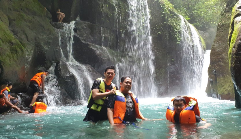Pelaruga A Seng, 1. Sawah Lukis, 2. Pelaruga, 3. Wisata Batu Katak, 4. Pantai Sentabi Group, 5. Pemandian Alam Wak Jowo, 6. Pantai Florida, 7. Kolam Abadi, 8. Taman Edukasi Binjai, 9. Titik Nol Kota Binjai atau Tugu PerJuangan 45 Binjai, 10. Air Terjun Siluman atau Namo Belanga