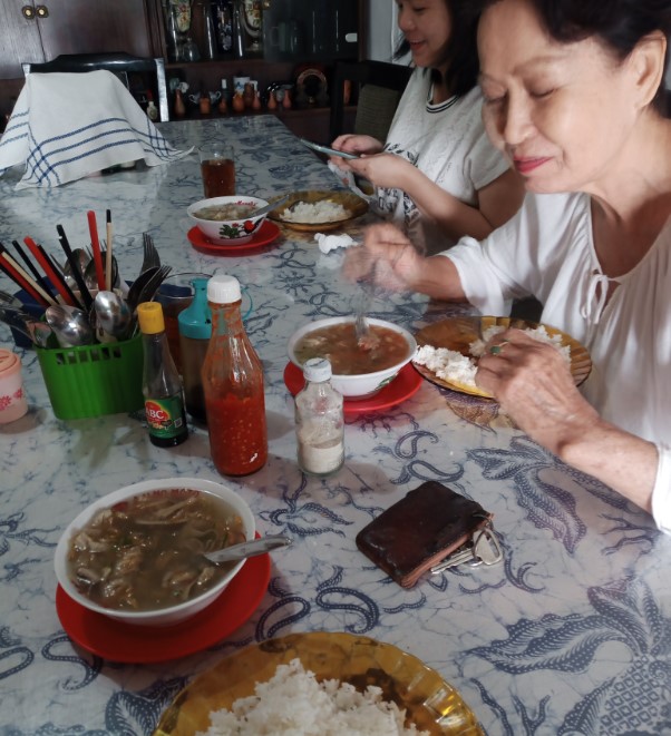 RM Sudi Mampir Akhoen NEW Bowie Sakti, 1. Sate Kambing Hanjawar, 2. Warung Nasi Alam Sunda, 3. Saung Nikmat Cianjur, 4. Sate Shinta, 5. Sate Maranggi Sari Asih, 6. RM Empat Dara, 7. RM Sunda Rasa 2, 8. Ikan Bakar Cianjur, 9. RM. Ampera 2 Tak, 10. Sabore Kitchen, 11. D’Kaoem Baso So’Un Cafe &amp; Resto, 12. Rumah Makan Saung Awi 88, 13. RM Ikan Bakar Teh Yesi, 14. Secret Garden Cianjur, 15. Tuang &amp; Leut , 16. Tan Keng Cu Resto &amp; Bakery, 17. Nelayan Seafood Cianjur, 18. RUMAH MAKAN KHAS SUNDA H.M.NANA, 19. RM Teh Sari, 20. RM AYAM GORENG JAKARTA, 21. Warung Pempek 168 @wrp168, 22. Cari Cara by Uptodate, 23. De Baksoku, 24. Saung de Faqih, 25. RM Sudi Mampir Akhoen NEW, 26. Mak Ecih Café