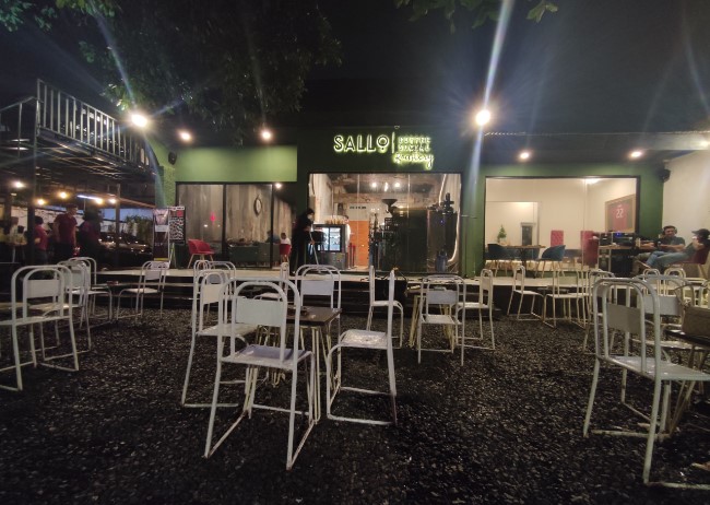 Sallo Coffee nia, 1. Lucky Cat Coffee & Kitchen, 2. Sallo Coffee, 3. Roti Bakar Kemang, 4. Djakarta Cafe, 5. The Atjeh Connection Neo Sabang, 6. Kopi Bang Alay & Martabak Bang Alay, 7. Warmindo Juned, 8. Kaizen Coffee 5.0 / Kaizen Heritage Buaran, 9. Clay Coffee Space, 10. MUG Coffee Kalibata, 11. Betty Bites, 12. Super Cup Coffee shop, 13. EatWell Coffee Cikini