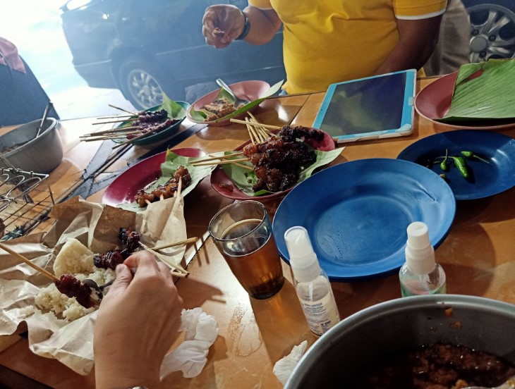 Sate Maranggi Sari Asih 1 Fina Kusmiana, 1. Sate Kambing Hanjawar, 2. Warung Nasi Alam Sunda, 3. Saung Nikmat Cianjur, 4. Sate Shinta, 5. Sate Maranggi Sari Asih, 6. RM Empat Dara, 7. RM Sunda Rasa 2, 8. Ikan Bakar Cianjur, 9. RM. Ampera 2 Tak, 10. Sabore Kitchen, 11. D’Kaoem Baso So’Un Cafe &amp; Resto, 12. Rumah Makan Saung Awi 88, 13. RM Ikan Bakar Teh Yesi, 14. Secret Garden Cianjur, 15. Tuang &amp; Leut , 16. Tan Keng Cu Resto &amp; Bakery, 17. Nelayan Seafood Cianjur, 18. RUMAH MAKAN KHAS SUNDA H.M.NANA, 19. RM Teh Sari, 20. RM AYAM GORENG JAKARTA, 21. Warung Pempek 168 @wrp168, 22. Cari Cara by Uptodate, 23. De Baksoku, 24. Saung de Faqih, 25. RM Sudi Mampir Akhoen NEW, 26. Mak Ecih Café
