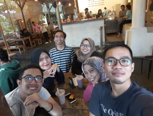 Shushu Milkshake Dian Rachmawati, 1. Waroenk Ora Umum, 2. Loja De Cafe, 3. Shushu Milkshake, 4. Quattro Café, 6. Jail break Cafe, 7. Bento Kopi Purwokerto, 8. Hangout Cafe &amp; Restaurant, 9. Bunto’s Cafe, 10. Lav Cafe Purwokerto, 11. Warak Koffie, 12. Nicetime Cafe Purwokerto, 13. et al Coffee Purwokerto, 14. Punkalan Coffee, 15. Fore Coffee Palma Sudirman Purwokerto, 16. Ramsha Sisha and Cafe, 17. Grey CTE, 18. Level Up Resto &amp; Bar, 19. Warung Kopi Sanger Purwokerto