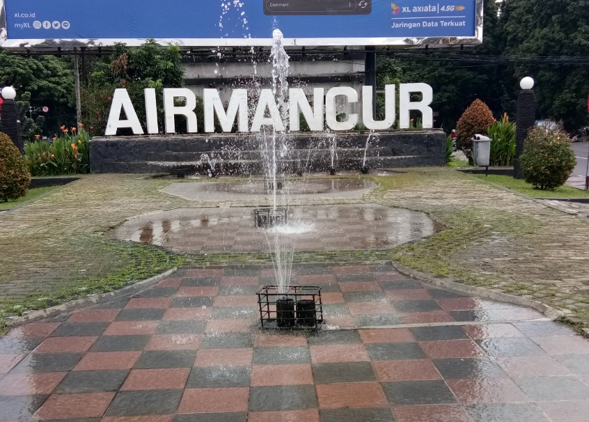 Taman Air Mancur Muhamad Ikhfan, 1. Taman Sempur, 2. Taman Heulang, 3. Taman Kencana, 4. Taman Corat Coret, 5. Taman Meksiko, 6. Taman Peranginan, 7. Taman Kaulinan, 8. Taman Buah Mekarsari, 9. Taman Air Mancur, 10. Taman Cipaku, 11. Lapangan Kresna, 12. Taman Ekspresi, 13. Kebun Wisata Ilmiah