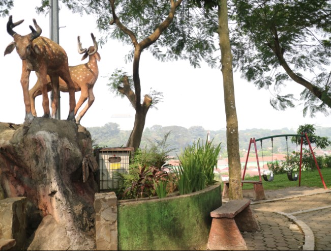 Taman Peranginan Johanes Jenito, 1. Taman Sempur, 2. Taman Heulang, 3. Taman Kencana, 4. Taman Corat Coret, 5. Taman Meksiko, 6. Taman Peranginan, 7. Taman Kaulinan, 8. Taman Buah Mekarsari, 9. Taman Air Mancur, 10. Taman Cipaku, 11. Lapangan Kresna, 12. Taman Ekspresi, 13. Kebun Wisata Ilmiah