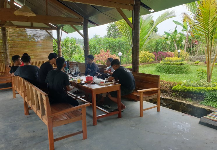 Warung Kopi Sanger Purwokerto Edhi rebond, 1. Waroenk Ora Umum, 2. Loja De Cafe, 3. Shushu Milkshake, 4. Quattro Café, 6. Jail break Cafe, 7. Bento Kopi Purwokerto, 8. Hangout Cafe &amp; Restaurant, 9. Bunto’s Cafe, 10. Lav Cafe Purwokerto, 11. Warak Koffie, 12. Nicetime Cafe Purwokerto, 13. et al Coffee Purwokerto, 14. Punkalan Coffee, 15. Fore Coffee Palma Sudirman Purwokerto, 16. Ramsha Sisha and Cafe, 17. Grey CTE, 18. Level Up Resto &amp; Bar, 19. Warung Kopi Sanger Purwokerto