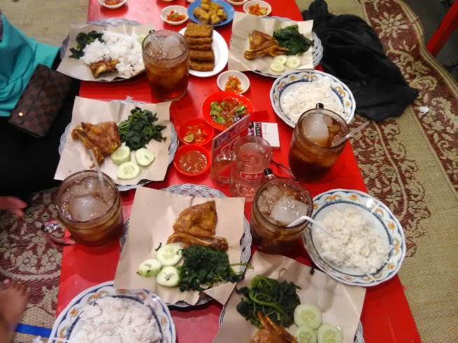 ACC Super Sambal Ida Rismi, 1. Bebek Goreng Pak H. Dargo – Stasiun Lama, 2. Kedai Makan Satu-Satu, 3. Warung Lesehan Mbak Tin, 4. Sate Gulai Kambing Winong Pak Mustofa, 5. ACC Super Sambal, 6. Bakso Super, 7. Rumah Makan H. Dargo Special Bebek Goreng, 8. Coffee & Resto Satria Bogowonto, 9. Oishii Ramen, 10. Eiffel Ice Cream & Resto, 11. Rumah Makan Asli Simbah Pawiro, 12. Pangena Family Resto & Coffee Shop
