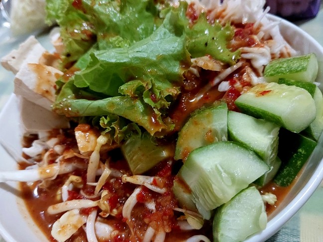 ASINAN BETAWI BU NUR. PISANGAN-LAMA reny is, 1. Asinan Betawi H.Mansyur Kamboja, 2. Asinan Betawi Asymuni/H. Udin/Hj. Tati, 3. Asinan Special Ny. Isye Kamboja, 4. Asinan Bang Sodri Otista, 5. ASINAN BETAWI BU NUR. PISANGAN-LAMA, 6. Asinan Eha sejak 1970, 7. Asinan Betawi ibu Fitri, 8. Asinan Betawi Mpok Dini