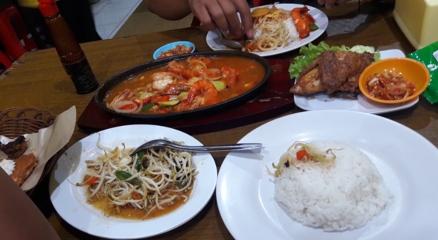Ayam Penyet Mbah Ji Ety Nurhayati, 1. Pancong Rest Coffee, 2. Warung Sate dan Tongseng Pak H. Budi Asli Solo, 3. RM Pagi Sore Kalimalang, 4. Bakmi Golek, 5. MASALALU Cafe – Coffee Shop, 6. Sambal Bakar Indonesia, 7. Abuba Steak, 8. Murame, 9. Bakso Rusuk Solo, 10. Pecel Berkah, 11. Soto Seger Beniing Hj. Tjipti, 12. Bakmi Bintang Gloria, 13. Ayam Penyet Mbah Ji, 14. Obonk Steak &amp; Ribs Buaran, 15. TuanTanah Pondok Bambu, 16. Klangen Coffee &amp; Resto, 17. Rumah Makan Betawi H. Abu