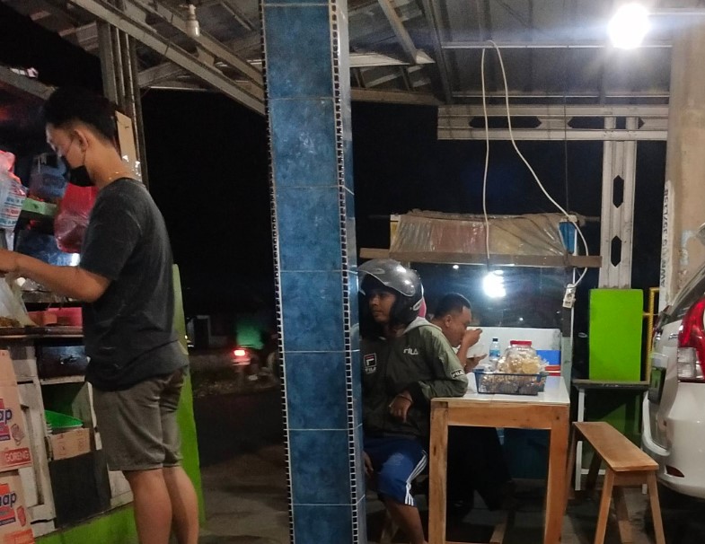 BAKSO CUANKI GALA RASA Muhammad Nurrudin Praseptyo, 1. Rumah Makan Langensari, 2. Rumah Makan Lesehan Khas Sunda ‘Neng Euis’, 3. Pondok Dahar Pak H.M. Djaja, 4. Alun-alun Majalengka, 5. Sawah Aki, 6. CIBIUK RESTO MAJALENGKA, 7. Saung Eurih, 8. Kedai Halaman Abah Na’us Maranggi, 9. Rumah Makan Lesehan Saung Balong, 10. Rumah Makan Djenal, 11. Rm. Nu Nera, 12. JS Cafe and Restaurant, 13. Saung Sang Raja Al-Malik, 14. Warung Mimi Prasmanan Masakan Sunda, 14. Kedai T’Entin, 15. Rumah Makan Tiga Dara, 16. Warung Lotek Ceu Enok, 17. Bakso Cuanki Gala Rasa