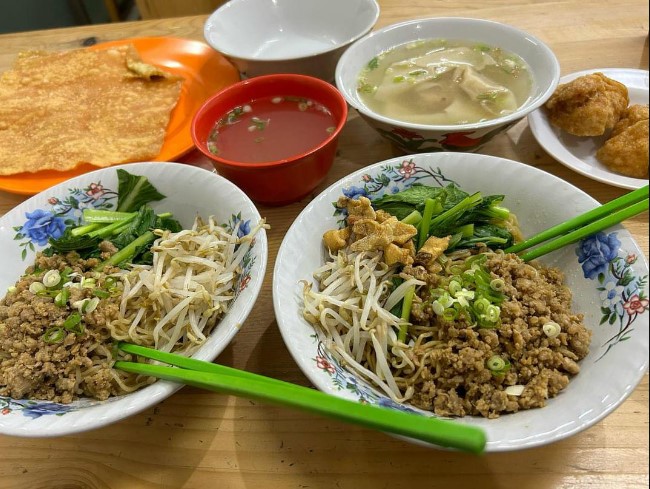 Bakmie Bangka Liong Lie Debby Heriyanti, 1. Bakmi bangka Asoka 57, 2. Bakmi Bangka Asli 17, 3. Bakmie Bangka Citarasa Gading Serpong – Aristoteles, 4. Bakmie bangka liong Lie, 5. Bakmi Bangka 268, 6. Bakmie BB, 7. Bakmi & Bubur 333, 8. Bakmi&Bubur “NATITI” Bangka, 9. Bakmi Bangka Bongkwan, 10. Bakmi Ko Hon Toboali Gading Serpong