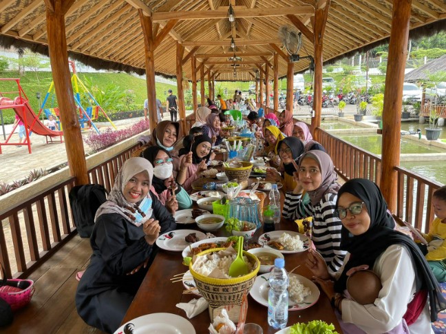 Dapur Ibu Rondang ernitha octivianty