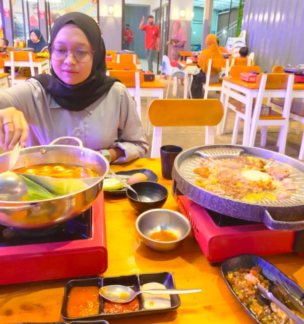 GoGrill-ah! Okri Yo, 1. Rumah Makan Cibabat Ampera, 2. Mymo Mie Baso Ceker, 3. Kedai Ramen Aboy – Cimahi, 4. Kafe KupuKupu, 5. dK resto, 6. Rumah Makan Kiambang Raya, 7. Meepang RAI, 8. Wingz O Wingz Cimahi, 9. Hashi Ramen, 10. RM. Ibu Haji Cijantung (IHC) ASLI Purwakarta, 11. Rumah Makan Ciganea Baros, 12. Giggle Box Cimahi, 13. Rumah Makan Kandang Ayam, 14. Alam Wisata Cimahi, 15. Spesial Soto Boyolali (SSB) Hj Hesti Widodo, Cimahi, 16. Rumah Makan Mirasa, 17. Sate Maranggi & Ayam Bakar Neng Katineung, 18. Ayam Kremes Selimut WR Pusat, 19. Bebek Goreng Haji Slamet (Asli) Cimahi, 20. Bebek Salero, 21. GoGrill-ah!, 22. Gokana Ramen Teppan, 23. Rumah Makan Ramayana II, 24. Warung Sadulur Cimahi