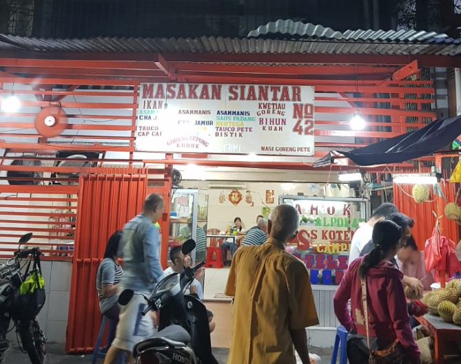 Masakan Siantar Ahok, 1. Mie Tiau, 2. Bakso Geol, 3. Wan Tan Mie Asam, 4. Ayam Bakar 7 Saudara, 5. RM. Sederhana Minang, 6. Laksa Medan Nyonya Guat, 7. Bakmie Tien Sim TPI, 8. Warung Pablo n Steak, 9. Hok Siong, 10. Hainam Campur Meri, 11. Restaurant Bamboo House, 12. KARINA ALIE RESTO, 13. Nasi Tim Pejagalan, 14. Masakan Siantar Ahok