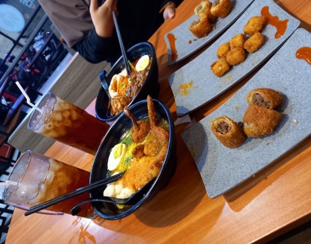 Meepang RAI Safira Nur Maharani, 1. Rumah Makan Cibabat Ampera, 2. Mymo Mie Baso Ceker, 3. Kedai Ramen Aboy – Cimahi, 4. Kafe KupuKupu, 5. dK resto, 6. Rumah Makan Kiambang Raya, 7. Meepang RAI, 8. Wingz O Wingz Cimahi, 9. Hashi Ramen, 10. RM. Ibu Haji Cijantung (IHC) ASLI Purwakarta, 11. Rumah Makan Ciganea Baros, 12. Giggle Box Cimahi, 13. Rumah Makan Kandang Ayam, 14. Alam Wisata Cimahi, 15. Spesial Soto Boyolali (SSB) Hj Hesti Widodo, Cimahi, 16. Rumah Makan Mirasa, 17. Sate Maranggi & Ayam Bakar Neng Katineung, 18. Ayam Kremes Selimut WR Pusat, 19. Bebek Goreng Haji Slamet (Asli) Cimahi, 20. Bebek Salero, 21. GoGrill-ah!, 22. Gokana Ramen Teppan, 23. Rumah Makan Ramayana II, 24. Warung Sadulur Cimahi