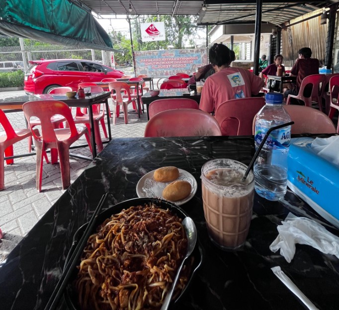 Mie Terempa'k Rofie Darul Hilmawan, 1. Joni Steak, 2. Bakso Rusuk Samanhudi, 3. Bakmi Gang Kelinci, 4. Rumah Makan Medan Baru, 5. Bakmi A Boen, 6. Nasi Uduk Ibu Sum, 7. Soto Betawi Globe H.Oji, 8. Soto Padang H. St. Mangkuto – Pintu Air Raya, 9. Bakmi Sui-Sen, 10. Nasi Goreng Bistik Kang Ajie, 11. Shantung Restaurant, 12. Mie Terempa’k, 13. Rumah Makan Harum