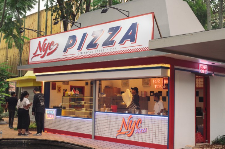 PIZZA NYC KEMANG, 1. Pizza Place, 2. Mike Pizza Asia, 3. Mamma Rosy, 4. Toscana, 5. Pizza Marzano, 6. Domino’s Pizza, 7. Zapoli Pizzeria, 8. Pizza Krust Kemang, 9. Gianni’s Pizzeria, 10. Pizza e Birra – Lippo Mall Kemang Avenue of the Stars, 11. PIZZA NYC KEMANG, 12. Paper Plates Pizza, Kemang