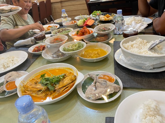 RM Pagi Sore Kalimalang Agung Susprihadi, 1. Pancong Rest Coffee, 2. Warung Sate dan Tongseng Pak H. Budi Asli Solo, 3. RM Pagi Sore Kalimalang, 4. Bakmi Golek, 5. MASALALU Cafe – Coffee Shop, 6. Sambal Bakar Indonesia, 7. Abuba Steak, 8. Murame, 9. Bakso Rusuk Solo, 10. Pecel Berkah, 11. Soto Seger Beniing Hj. Tjipti, 12. Bakmi Bintang Gloria, 13. Ayam Penyet Mbah Ji, 14. Obonk Steak &amp; Ribs Buaran, 15. TuanTanah Pondok Bambu, 16. Klangen Coffee &amp; Resto, 17. Rumah Makan Betawi H. Abu