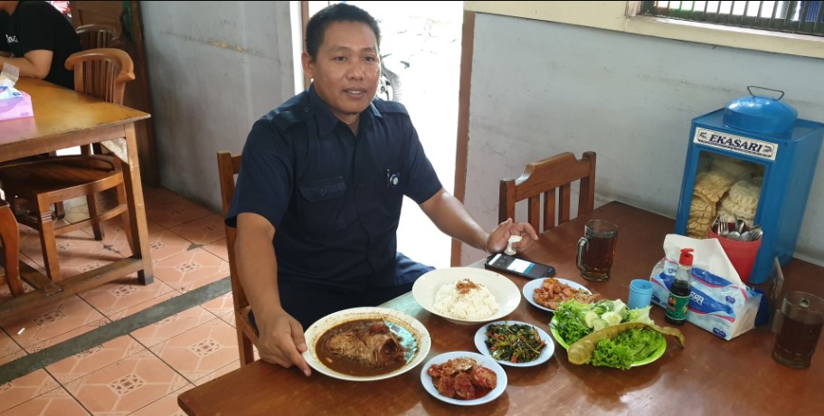 Rumah Makan Betawi H. Abu Dwi Suseno, 1. Pancong Rest Coffee, 2. Warung Sate dan Tongseng Pak H. Budi Asli Solo, 3. RM Pagi Sore Kalimalang, 4. Bakmi Golek, 5. MASALALU Cafe – Coffee Shop, 6. Sambal Bakar Indonesia, 7. Abuba Steak, 8. Murame, 9. Bakso Rusuk Solo, 10. Pecel Berkah, 11. Soto Seger Beniing Hj. Tjipti, 12. Bakmi Bintang Gloria, 13. Ayam Penyet Mbah Ji, 14. Obonk Steak &amp; Ribs Buaran, 15. TuanTanah Pondok Bambu, 16. Klangen Coffee &amp; Resto, 17. Rumah Makan Betawi H. Abu