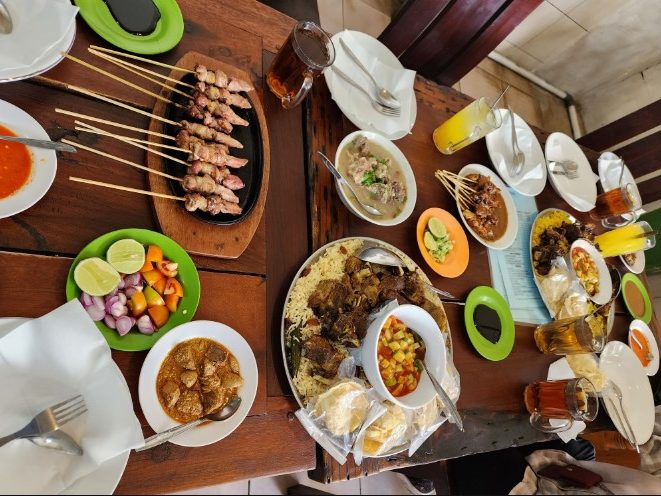 Sate Tegal Abu Salim Ade Selvia, 1. Warung Sate dan Tongseng Pak H. Budi Asli Solo, 2. Sate Kambing Haji Giyo Original, 3. Sate Tegal Abu Salim, 4. Sate Blora Cirebon Rawamangun, 5. Sate Tegal H.M. Ridwan, 6. Sate Kambing Hajinawi, 7. Sate Kambing Dudung, 8. Sate Kambing Muda Tegal Bang Dur, 9. Sate Solo Pak Jamal, 10. Sate Keroncong Sederhana, 11. Sate Kambing Batibul Bang Indra, 12. Warung sate Dan Sop Kambing Pak Pambudi, 13. Sate Tegal Kambing Muda Umi Salmah