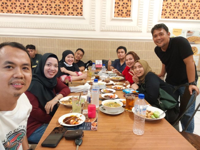 Sate Tegal Kambing Muda Umi Salmah Ipay danish, 1. Warung Sate dan Tongseng Pak H. Budi Asli Solo, 2. Sate Kambing Haji Giyo Original, 3. Sate Tegal Abu Salim, 4. Sate Blora Cirebon Rawamangun, 5. Sate Tegal H.M. Ridwan, 6. Sate Kambing Hajinawi, 7. Sate Kambing Dudung, 8. Sate Kambing Muda Tegal Bang Dur, 9. Sate Solo Pak Jamal, 10. Sate Keroncong Sederhana, 11. Sate Kambing Batibul Bang Indra, 12. Warung sate Dan Sop Kambing Pak Pambudi, 13. Sate Tegal Kambing Muda Umi Salmah