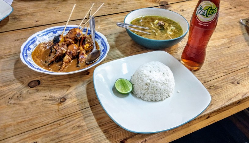 Soto Ayam Ambengan Cak-Di Lawrence Philip, 1. Soto Betawi Haji Husen, 2. Soto Kudus Blok M, 3. SOTO WONG BOYOLALI PAK ASLI NUR RAMBO, 4. Soto Ayam Ambengan Pak Sadi Asli, 5. Rumah Makan Soto Bangkong, 6. Soto Gebrak, 7. Soto Padang H. St. Mangkuto, 8. Soto Betawi Sambung Nikmat, 9. Soto H. Nandar Asli, 10. Soto Jakarta Pak Haji Yus, 11. Soto Ayam Ambengan Cak-Di, 12. Soto Jakarta Bang Madi