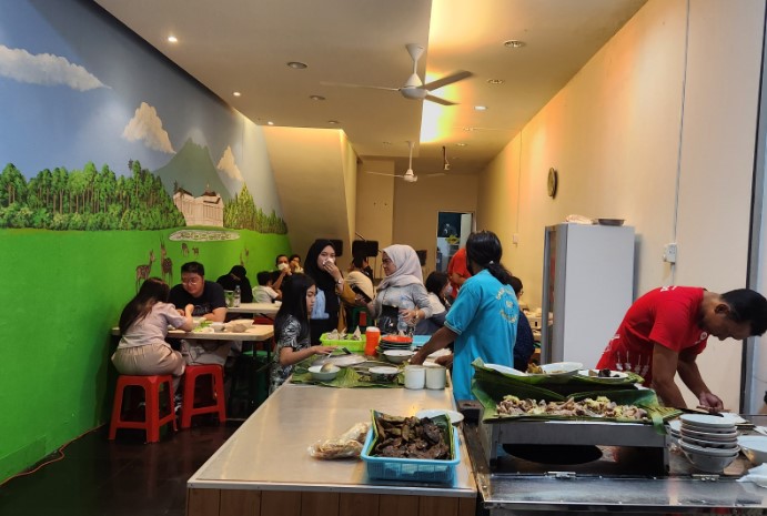 Soto Kuning PAK YUSUP pake P ASLI Antonius Natan, 1. Kedai Soto Ibu Rahayu, 2. Soto Mie Agih Bogor, 3. Soto Kuning Pak Yusup, 4. Soto Mie Mang Ohim, 5. Soto Rahayu Mulia, 6. Soto Kuning M. Yusuf, 7. Soto Banjar khas Kalimantan Selatan, 8. Soto Daging Mang Bonin, 9. Soto Mie Pak Kumis, 10. Soto Pak Salam Bogor, 11. Soto Mie Si Abeh taman yasmin, 12. SOTO MIE PAK KADIR SEMERU BOGOR