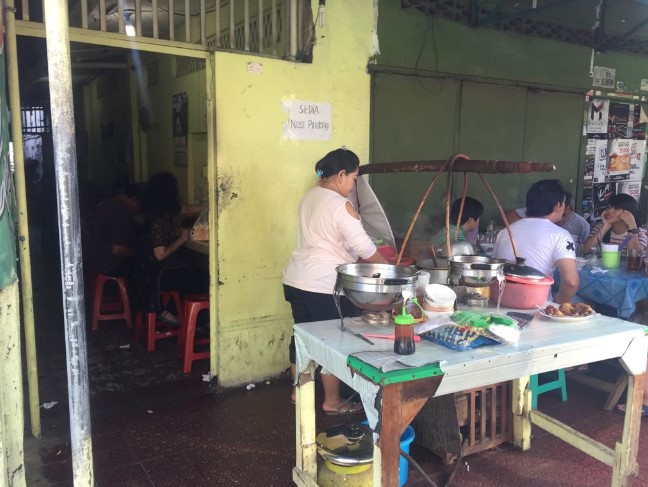 Soto Sapi dan Nasi Pindang Lengkong Bu Ning Hari Purnomo, 1. Nasi Pindang Kudus & Soto Sapi Gajahmada – Semarang, 2. SOTO AYAM & NASI PINDANG KUDUS TRISNO SARI, 3. Nasi Pindang Pak Ndut, 4. WARUNG MAKAN NASI PINDANG BU YULI, 5. Warung makan Kudus, 6. Nasi Pindang Bu Sri Semarang, 7. Soto Sapi dan Nasi Pindang Lengkong Bu Ning, 8. Nasi Pindang & Soto Sapi Pak Mul, 9. Nasi Pindang Kranggan semarang (tanah mas), 10. Nasi Pindang Kranggan Bu Bas, 11. Nasi pindang Patriot