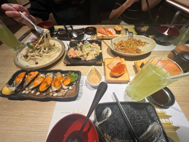 Sushi Maru PIK jesslyn josephine, 1. Sushi Hiro Batavia Cove PIK, 2. Sushi Hiro PIK, 3. Secret Sushi by Okinawa Sushi, 4. Kintaro Sushi PIK, 5. Sushi Go! PIK Avenue, 6. Sushi Maru PIK, 7. Zutto PIK, 8. KINKA Sushi Bar Izakaya, 9. Yamakai PIK, 10. Negiya Express PIK, 11. Sushi Mashi Golf Island PIK, 12. Sushi Tei PIK