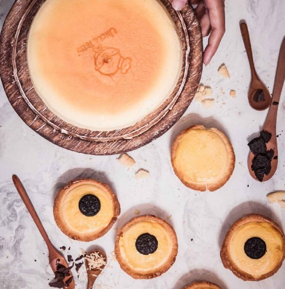 Uncle Tetsu Summagung Anggo Prayudi, 1. Tadaima Bakehouse, 2. Mad MILK Japanese Bakery, 3. Chateraise, 4. Miss Sando, 5. Kibo Cheese Cake, 6. Momoiro, 7. Uncle Tetsu cheesecake, 8. Omoshiroi Pancake, 9. Uji Matcha, 10. Shokupang, 11. Chizukek, 12. Sora Patisserie – CHOUX JAKARTA