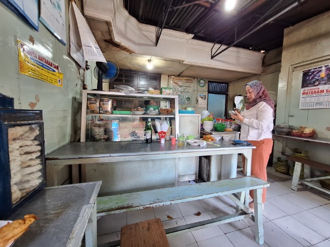 WARUNG MAKAN NASI PINDANG BU YULI noval haidar, 1. Nasi Pindang Kudus & Soto Sapi Gajahmada – Semarang, 2. SOTO AYAM & NASI PINDANG KUDUS TRISNO SARI, 3. Nasi Pindang Pak Ndut, 4. WARUNG MAKAN NASI PINDANG BU YULI, 5. Warung makan Kudus, 6. Nasi Pindang Bu Sri Semarang, 7. Soto Sapi dan Nasi Pindang Lengkong Bu Ning, 8. Nasi Pindang & Soto Sapi Pak Mul, 9. Nasi Pindang Kranggan semarang (tanah mas), 10. Nasi Pindang Kranggan Bu Bas, 11. Nasi pindang Patriot