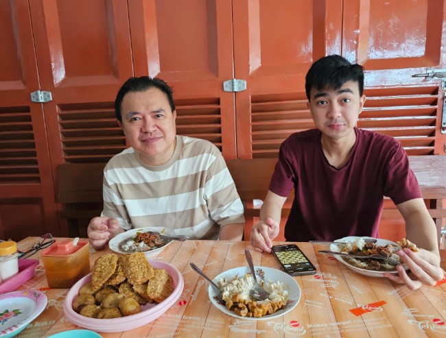 Warung Makan Kudus Andi Sulistiawan, 1. Nasi Pindang Kudus & Soto Sapi Gajahmada – Semarang, 2. SOTO AYAM & NASI PINDANG KUDUS TRISNO SARI, 3. Nasi Pindang Pak Ndut, 4. WARUNG MAKAN NASI PINDANG BU YULI, 5. Warung makan Kudus, 6. Nasi Pindang Bu Sri Semarang, 7. Soto Sapi dan Nasi Pindang Lengkong Bu Ning, 8. Nasi Pindang & Soto Sapi Pak Mul, 9. Nasi Pindang Kranggan semarang (tanah mas), 10. Nasi Pindang Kranggan Bu Bas, 11. Nasi pindang Patriot