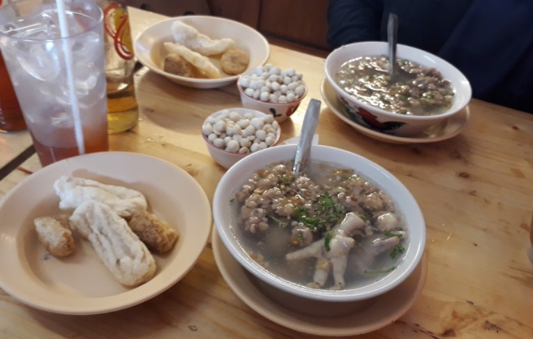 Baso Aci Juara Tanjung Duren hendri kristiyanto, 1. Bakso JWR ( jawir ), 2. Bakso Rusuk Samanhudi Tanjung Duren, 3. Bakmi Asui Tanjung Duren, 4. Bakso Solo Samrat Tanjung Duren, 5. Baso Aci Juara Tanjung Duren, 6. Bakso Malang Tanjung Duren 18, 7. Pondok Mie Ayam Solo, 8. Bakso mas gayeng tanjung duren, 9. Bakso Goyang Lidah, Pasar Kopro, 10. Bakso Malang Asli Pak Paijo, 11. Bakso Koko Gepeng, 12. Bakso Malang CAK KUMIS, 13. Afung Baso Sapi Asli