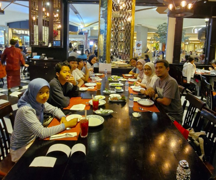 Jittlada Thai Cuisine, Pondok Indah Mall 2 Akar Febri, 1. Thai Street, 2. Santhai, 3. So Thai, 4. Sànùk Thai Boat Noodle, 5. Rak Thai Authentic, 6. Chao Phraya Thai Fine Cuisine – Jakarta, 7. Jittlada Thai Cuisine, Pondok Indah Mall 2, 8. Raa Cha Suki & BBQ – Sarinah, 9. Suka Thai One Satrio, 10. BO-LAN THAI PONDOK INDAH PLAZA 3, 11. RoiEt, 12. Arroy Thai Food
