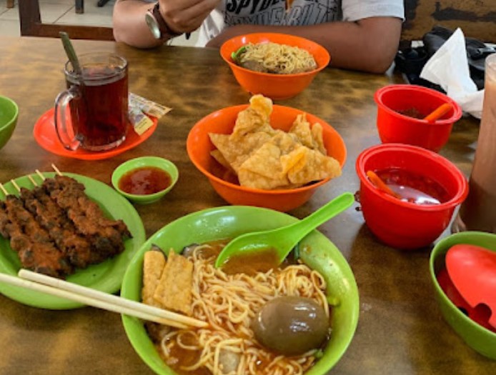 Mie Ayam Jamur Spesial Haji Mahmud GOLGER TV, 1. Mie Aceh Titi Bobrok, 2. Mie Ayam Jamur Spesial Haji Mahmud, 3. Mie Ayam Jamur Brimob, 4. Mie Tiong SIM, 5. Mie Ayam Jamur RESTU, 6. YY Mie Pansit, 7. Mie Pangsit Awai, 8. Mie Ayam Kumango, 9. Bakmi Hock Seng, 10. Mie Ayam Waringin 1C, 11. Bakmi Khek, 12. Mie Hokkian SP 16