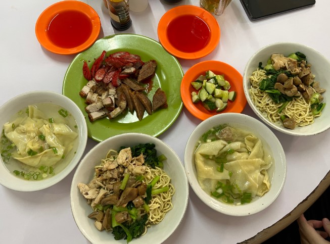 Mie Soen Yoe Samuel Tjendana, 1. Bakmi Gang Kelinci, 2. Bakmi A Boen, 3. Bakmi Karet Krekot, 4. Bakmi Sui-Sen, 5. SEDJUK BAKMI & KOPI POS BLOC, 6. Mie Soen Yoe, 7. Hokkian Lomie Mikado, 8. Mie Ayam Bangka Halal Lili/Sen Sen, 9. Bakmi JP – Mie Ayam Jamur, 10. Bakmi Hau Hau, 11. Mie Ayam Ahui, 12. Bakmi Ncek