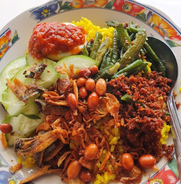 Nasi Kuning Suka Suka Frendy Haryono, 1. Nasi Campur Yung-Yung 99., 2. Nasi Campur Afa Kalimantan krendang, 3. Restoran Bakmi Afui Ace Khas Kalimantan, 4. Bubur Singkawang Ajun, 5. Bakmie Singkawang A “ANG 51, 6. Roti Srikaya Tet Fai, 7. Nasi Kari Ayam Akiat, 8. Kincipan Ajung, 9. Bubur Akhun Singkawang, 10. SUHU susu tahu by wendy, 11. Nasi Kuning Suka Suka, 12. Bakso Sapi 21 Aphen Singkawang