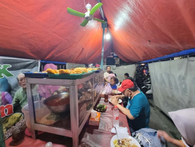 Nasi Uduk Bang Udin Ricky Y S, 1. Kwetiaw Sapi 78 Mangga Besar, 2. Bakso A Kiaw 99, 3. Warteg Gang Mangga, 4. Seafood 38, 5. Jawara Kuliner, 6. Nasi Gandul Bu Endang, 7. Asap Sambal ‘Sei Sapi’ – Tanjung Duren, 8. Kwetiau Sapi – Bakso Sapi Akhiang 79, 9. Nasi Campur Afa Kalimantan krendang, 10. Nasi Goreng Bistik Kang Ajie, 11. Kwetiau Akang Medan, 12. Nasi Uduk Bang Udin, 13. Nasi Uduk Ibu Sumi, 14. Bakmi Ahau 38